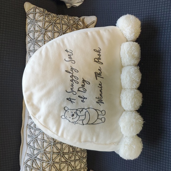 Rainbow Winnie the Pooh Pillow - Picture 9 of 10